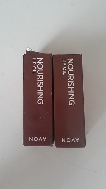 Avon nourishing lip oil