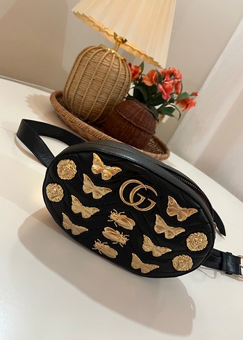 Gucci Altin Kelebek Detayli Siyah Capraz Canta