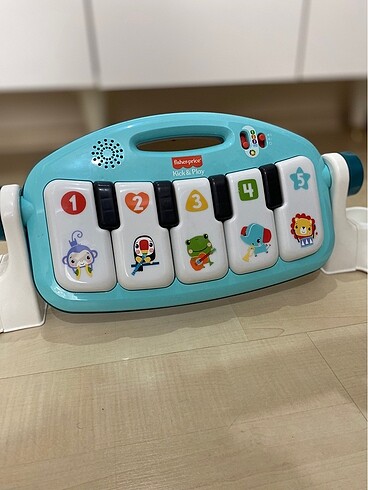 Beden Fisher price piyano halısı da mevcut sıfır gibi yepyeni bir ürün