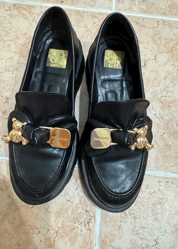 Altın Tokalı Siyah Deri Loafer