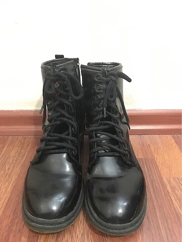 LC Waikiki Siyah bot