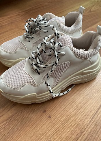 Beyaz Bağcıklı Kadın Spor Ayakkabı - Görsel 3