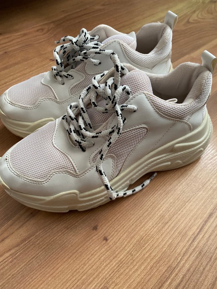 Beyaz Bağcıklı Kadın Spor Ayakkabı - Görsel 2