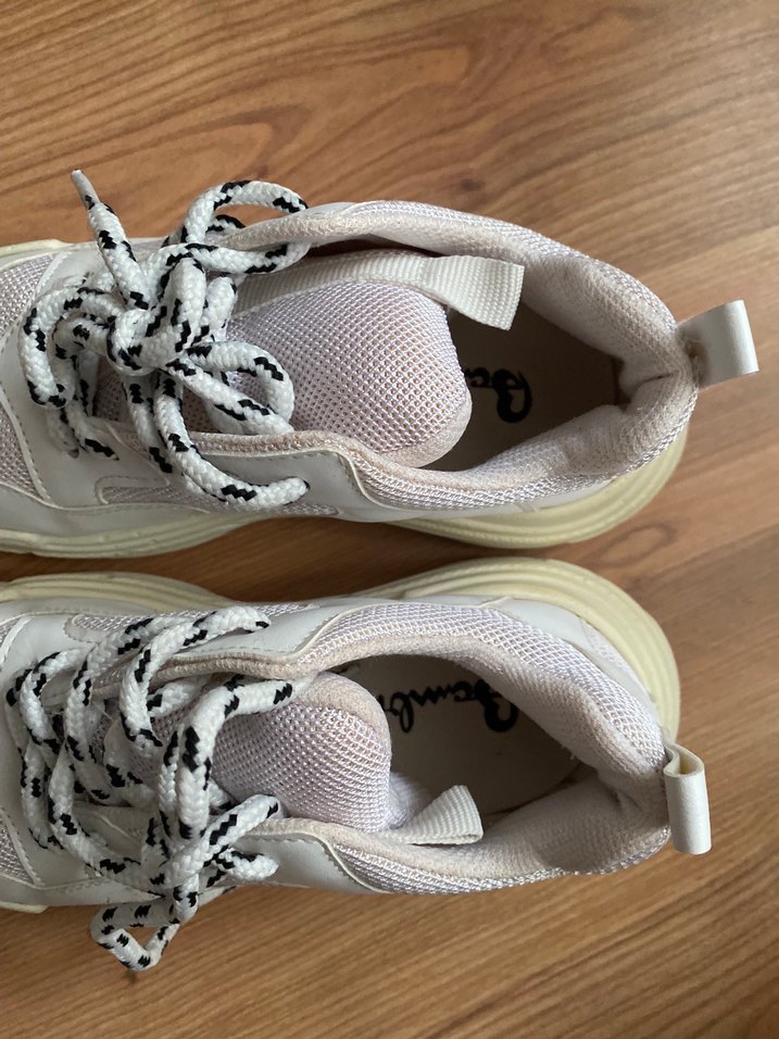 Beyaz Bağcıklı Kadın Spor Ayakkabı - Görsel 4