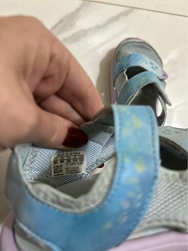 26 Beden mavi Renk Adidas Kız Çocuk Sandalet ????
