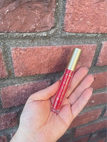  Beden Essence Lip Gloss