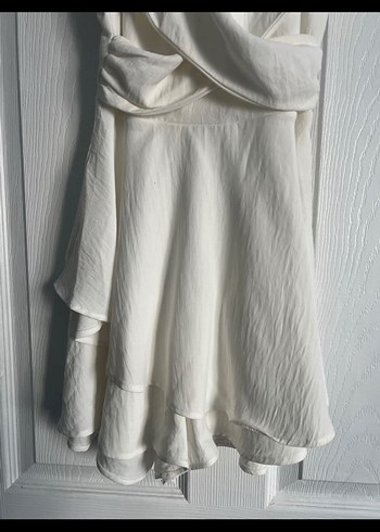 Beyaz Drapeli Mini Elbise - Görsel 3