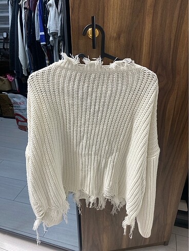 Trendyolmilla Püskül Detaylı Kazak - Görsel 5