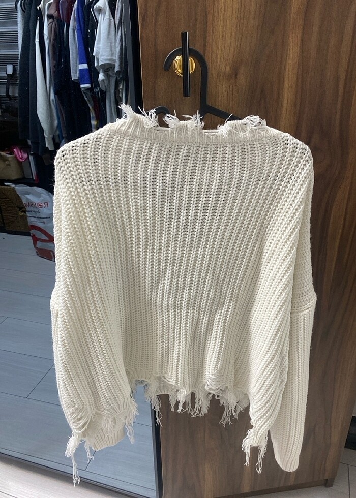 Trendyolmilla Püskül Detaylı Kazak - Görsel 5