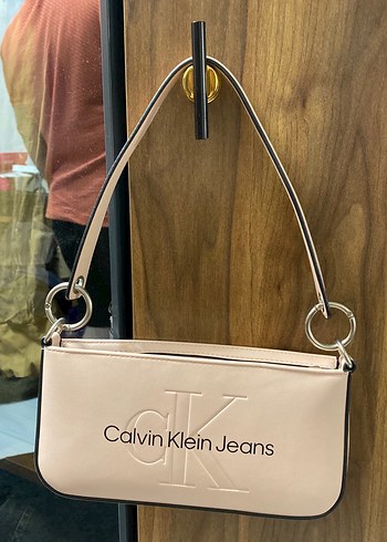 Calvin Klein Pembe Deri Kadın Çanta - Görsel 6