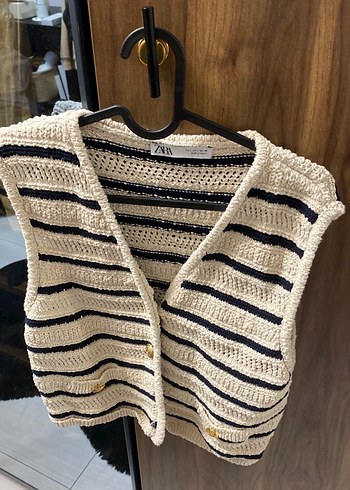 Bej Çizgili Kadın Kolsuz Triko Hırka - Görsel 4