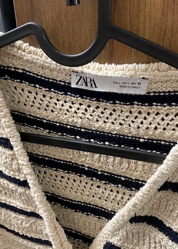 Bej Çizgili Kadın Kolsuz Triko Hırka - Görsel 3