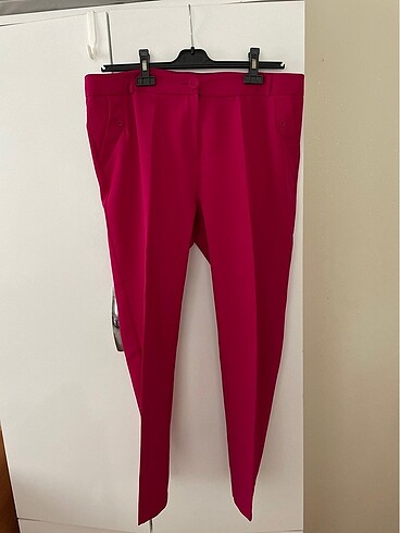 Pembe pantolon