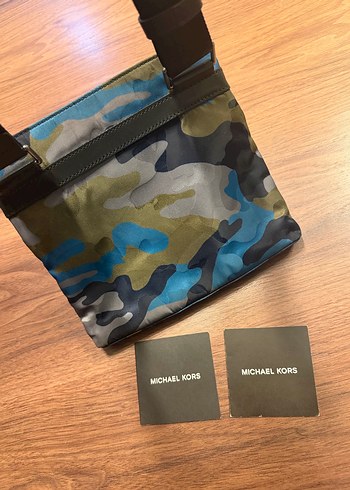 Michael Kors Kamuflaj Desenli Kadın Çapraz Çanta - Görsel 4