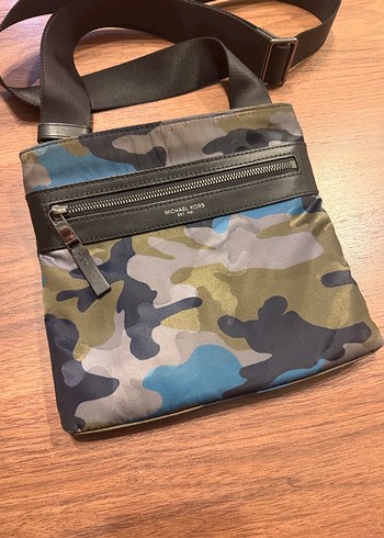 Michael Kors Kamuflaj Desenli Kadın Çapraz Çanta - Görsel 2