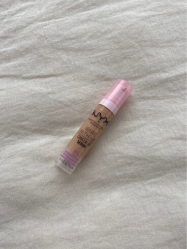 Nyx bare with me kapatıcı