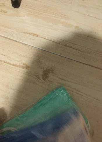 Mavi ve Yeşil Tek Kullanımlık Yüz Maskeleri - Görsel 4