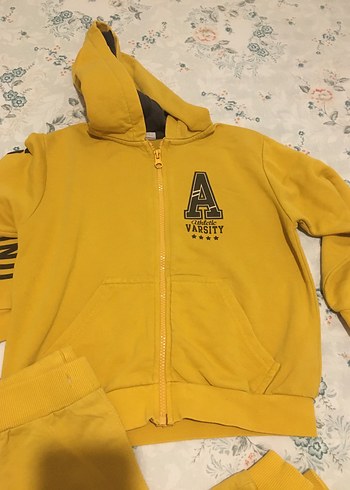 LC Waikiki Sarı Kapüşonlu Erkek Çocuk Eşofman Takımı