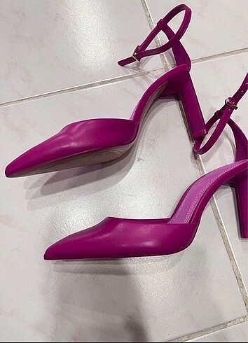 37 Beden pembe Renk Stradivarius 37 numara