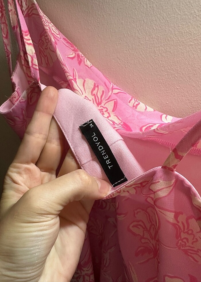 Pembe Elbise - Görsel 4