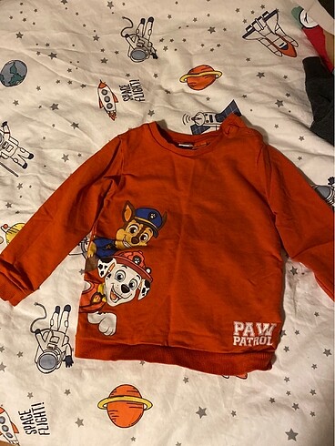 Sweatshirt