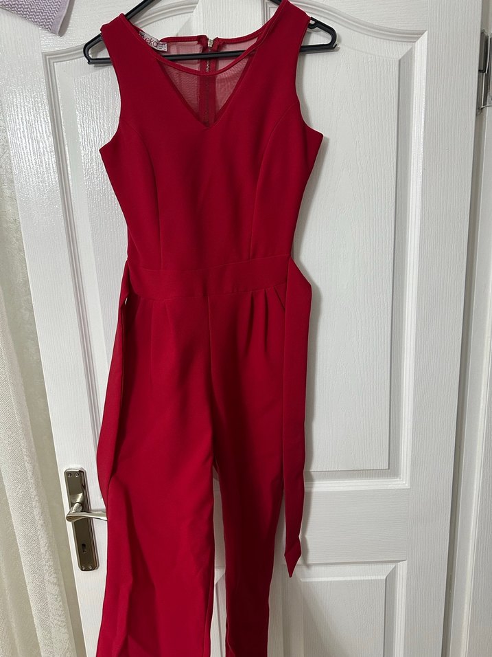 Kırmızı Kemerli Kadın Tulum - Görsel 2