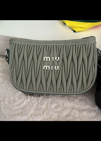 miu miu çanta