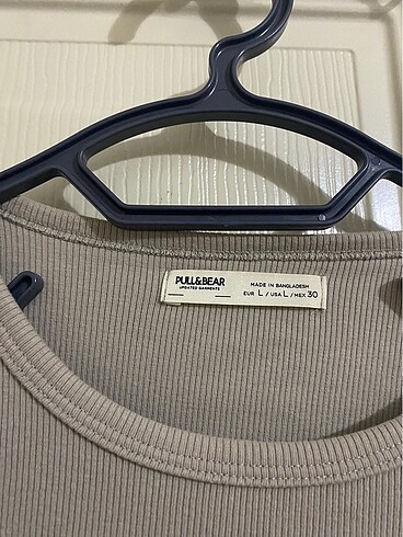 Pull and Bear Tshirt