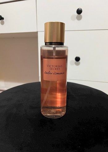 Victoria's Secret Amber Romance Kadın Parfümü - Görsel 2