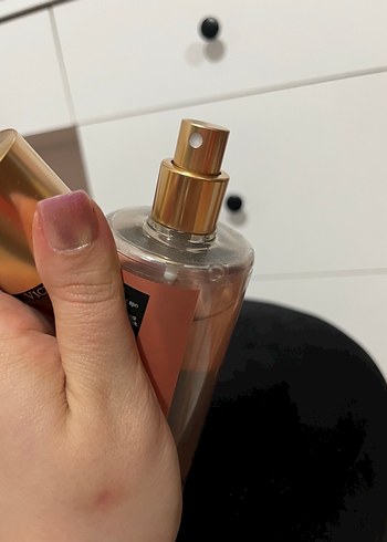 Victoria's Secret Amber Romance Kadın Parfümü - Görsel 6