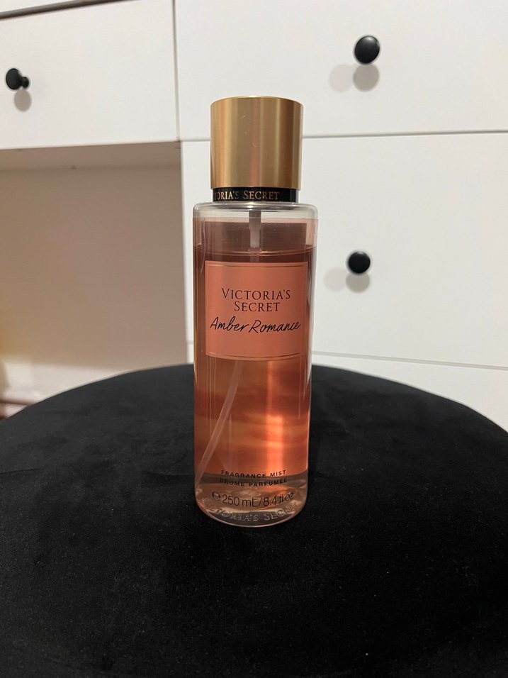 Victoria's Secret Amber Romance Kadın Parfümü - Görsel 2