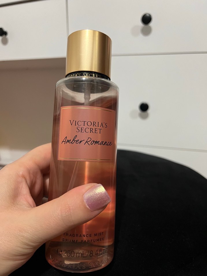 Victoria's Secret Amber Romance Kadın Parfümü - Görsel 3