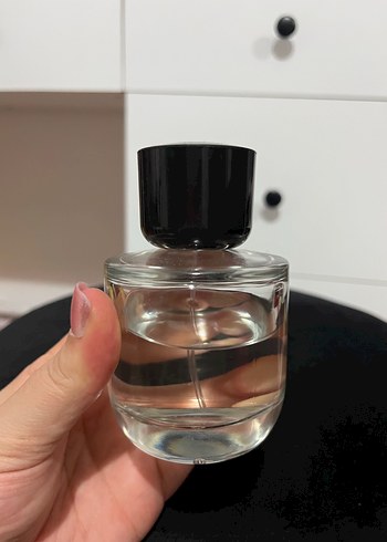 Zara nuit Şeffaf Cam Kadın Parfümü Siyah Kapaklı - Görsel 4