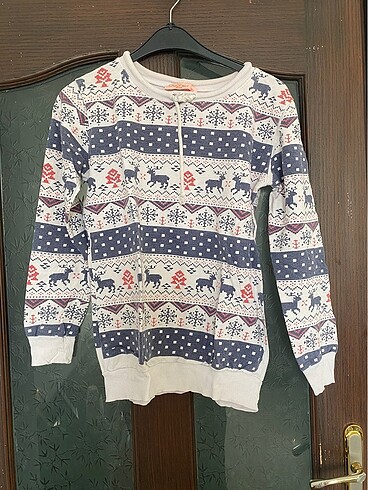 Sweatshirt