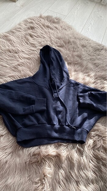 crop sweatshirt