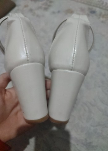 Beyaz Tokalı Blok Topuklu Kadın Abiye Ayakkabı - Görsel 3