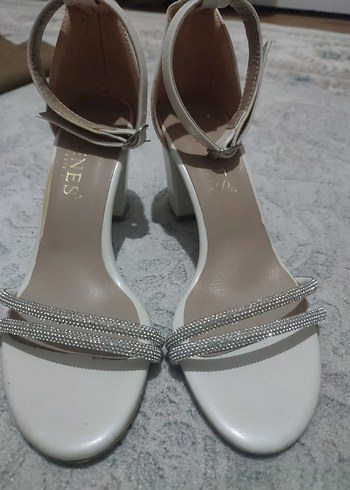 Beyaz Tokalı Blok Topuklu Kadın Abiye Ayakkabı - Görsel 5