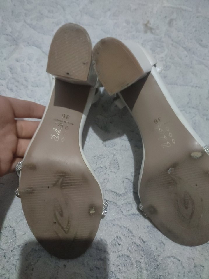 Beyaz Tokalı Blok Topuklu Kadın Abiye Ayakkabı - Görsel 4