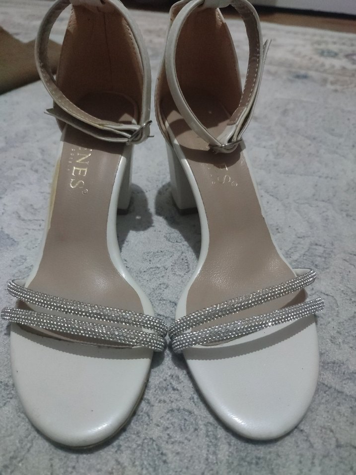 Beyaz Tokalı Blok Topuklu Kadın Abiye Ayakkabı - Görsel 5