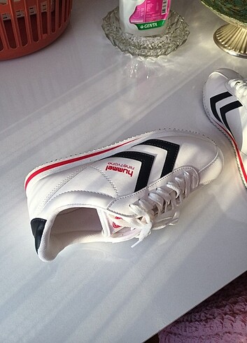 Hummel Yeni 