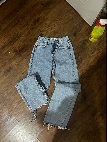 MANGO STRAIGHT JEAN