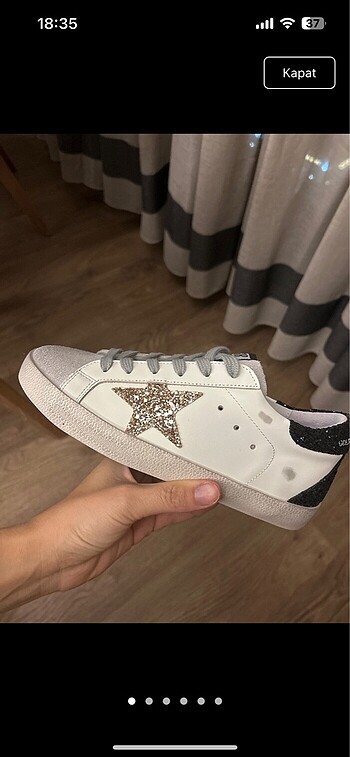 Golden Goose Deluxe Golden goose