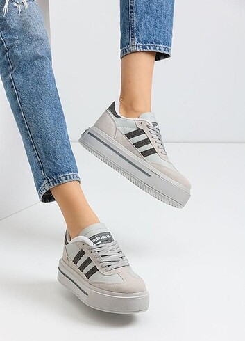 Adidas kalın taban ayakkabı 
