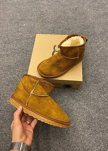 UGG kısa