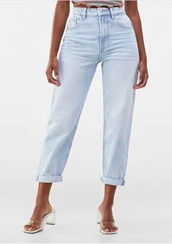 Bershka Mom Jean Yüksek Bel Pantolon