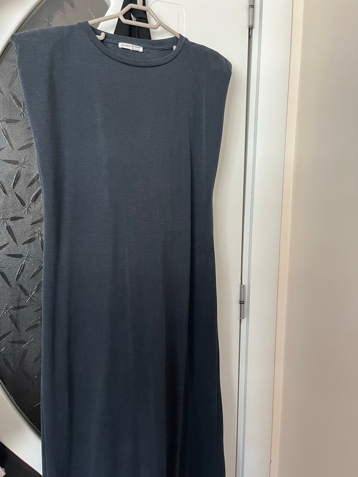 Gri sıfır Kollu Oysho elbise - Görsel 3