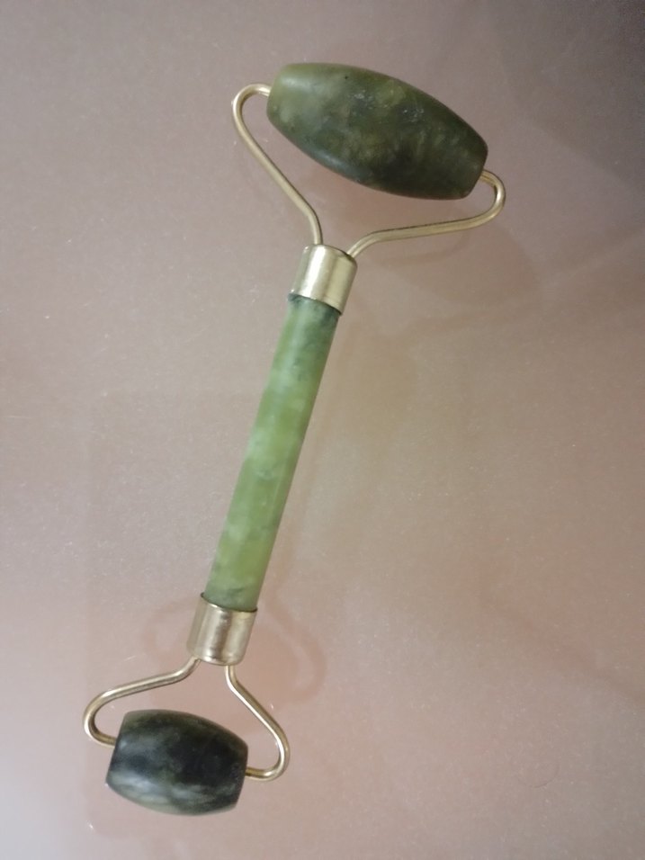 Yeşil Doğal Taş Cilt Masaj Aleti - Görsel 2