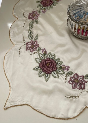 Kurdela nakışlı kenarları boncuklu iğneoyası Osmanlı ipeği kumaş - Görsel 4