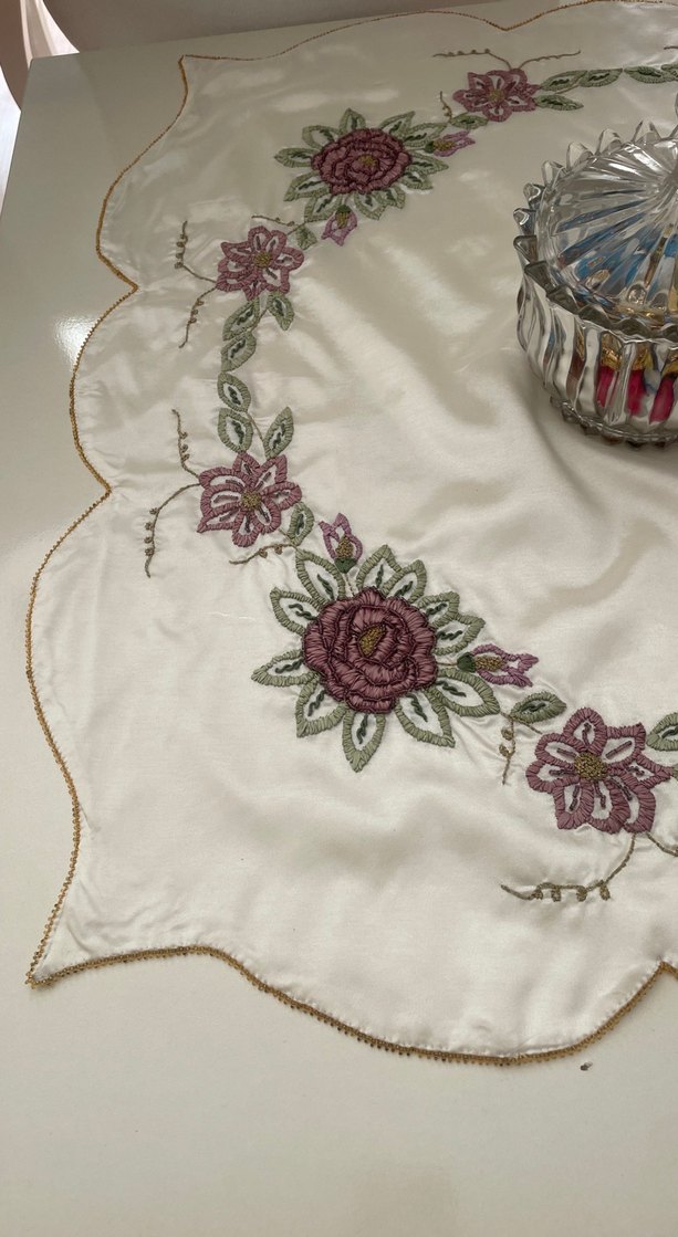 Kurdela nakışlı kenarları boncuklu iğneoyası Osmanlı ipeği kumaş - Görsel 4