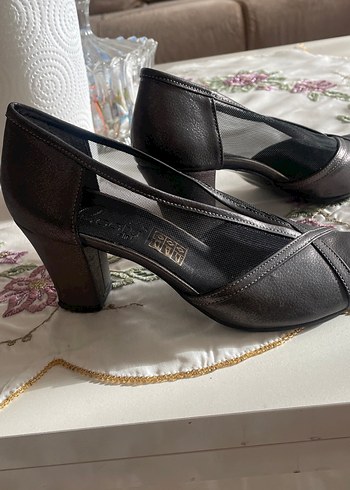Klasik Siyah Topuklu Kadın Ayakkabı - Görsel 2